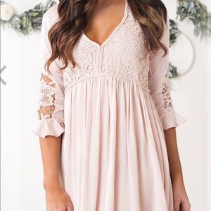 Nana Macs lady capulet lace dress